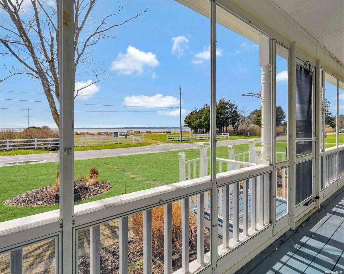970 Watersedge Way - Photo 1