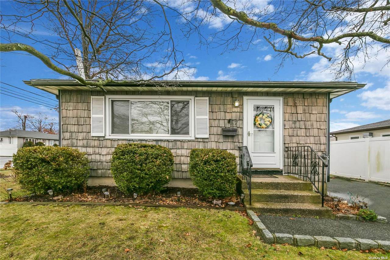 77 Colonial Road - Photo 1