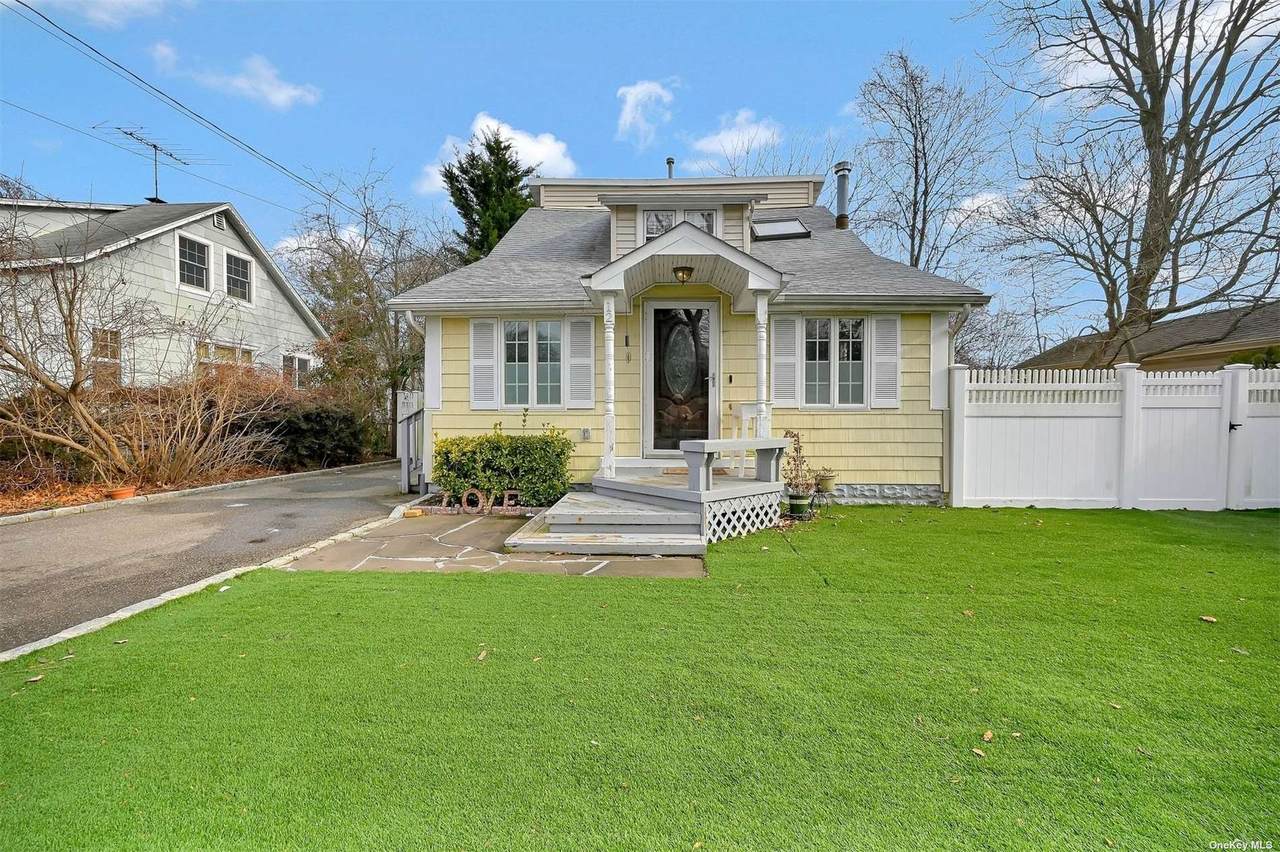 12 Spencer Avenue - Photo 1