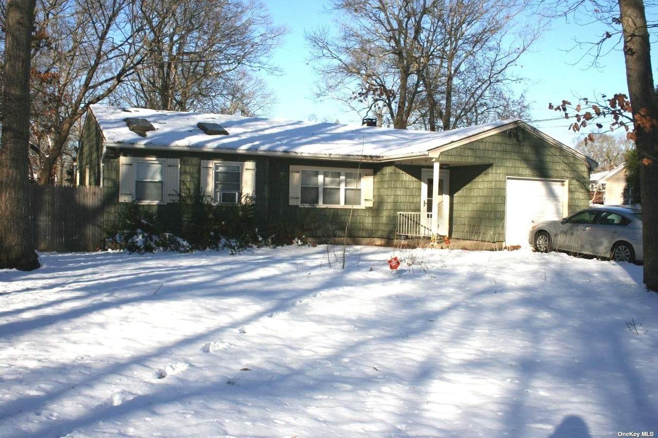197 Hampton Avenue - Photo 1