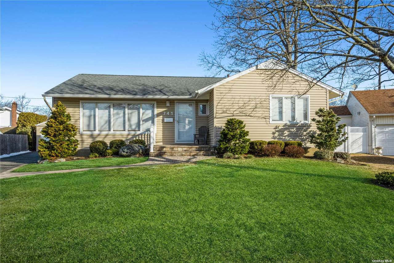 741 Park Lane - Photo 1