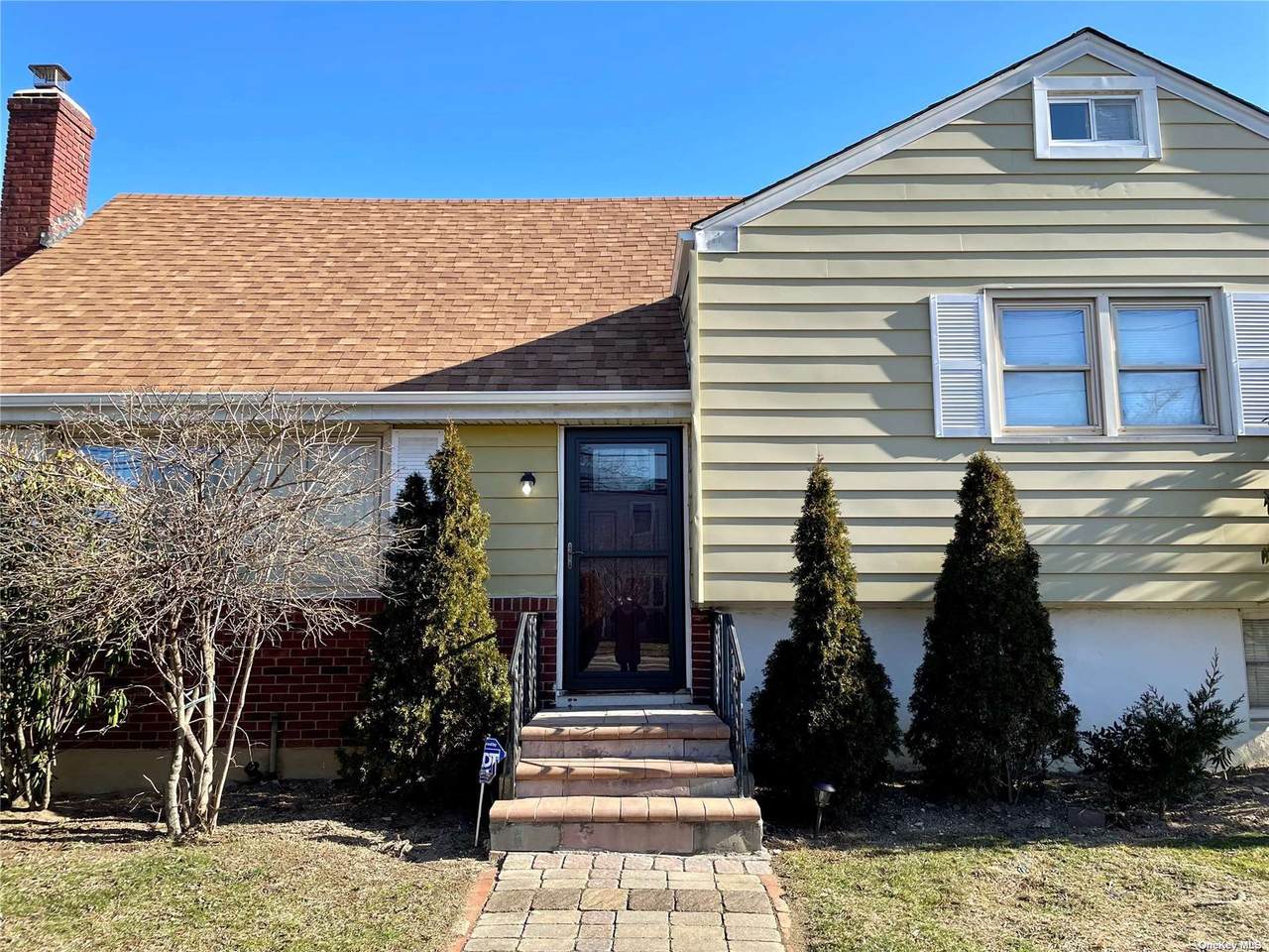 2 Field Place - Photo 1