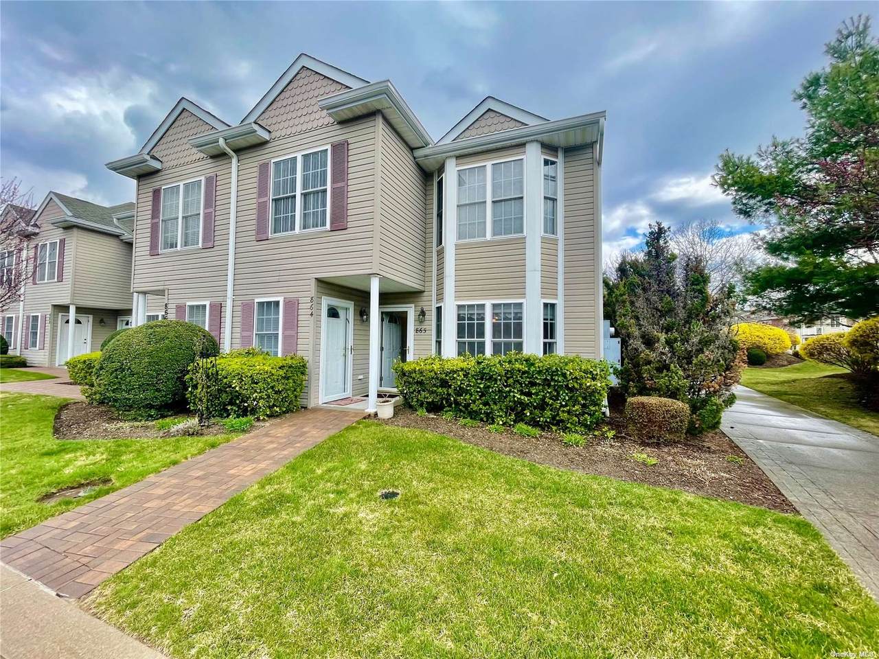 865 Verona Drive - Photo 1