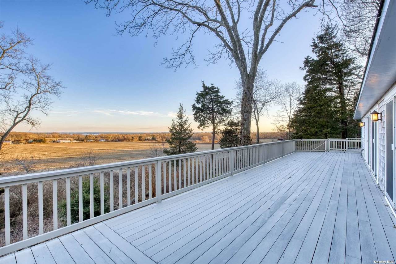 255 South View Drive - Photo 1