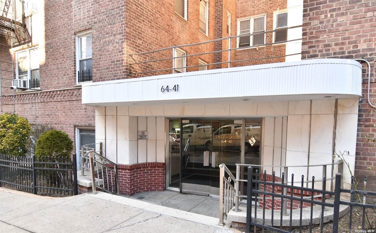 64-41 Saunders Street - Photo 1