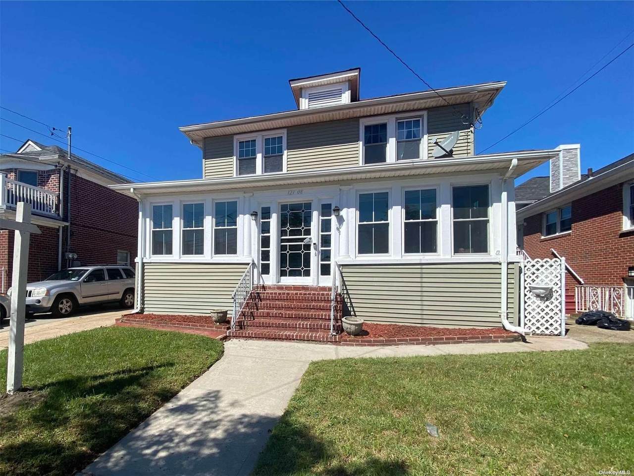 121-08 Newport Avenue - Photo 1