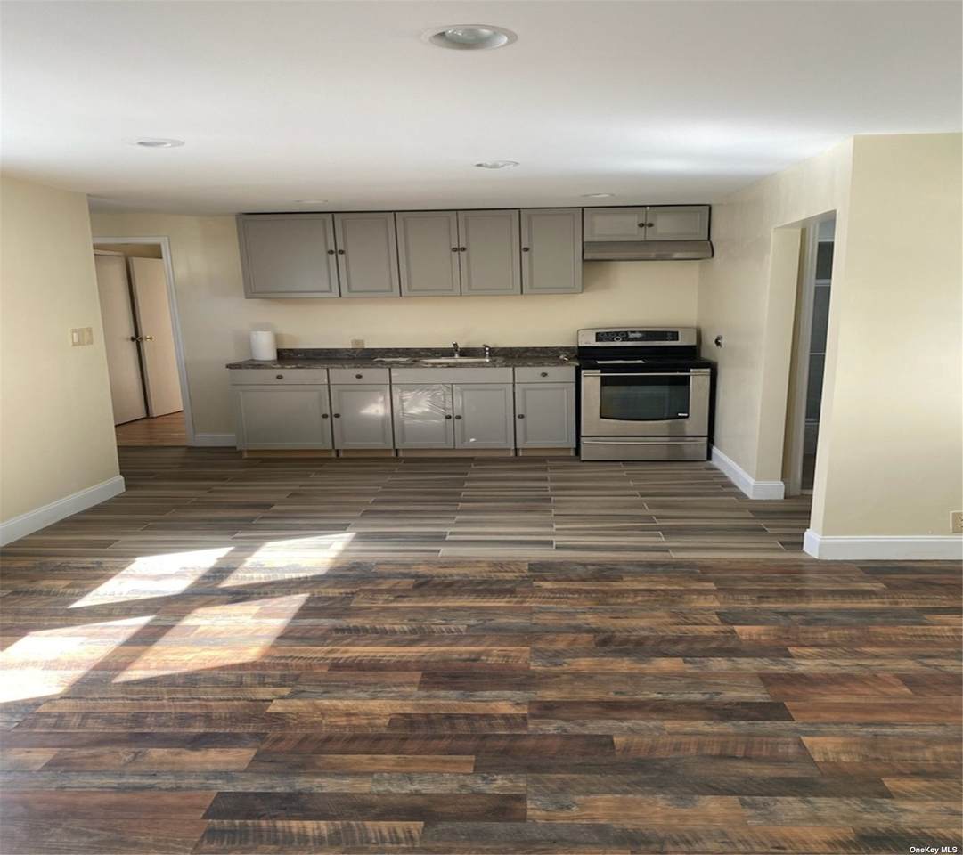 1463 Manor Lane - Photo 1