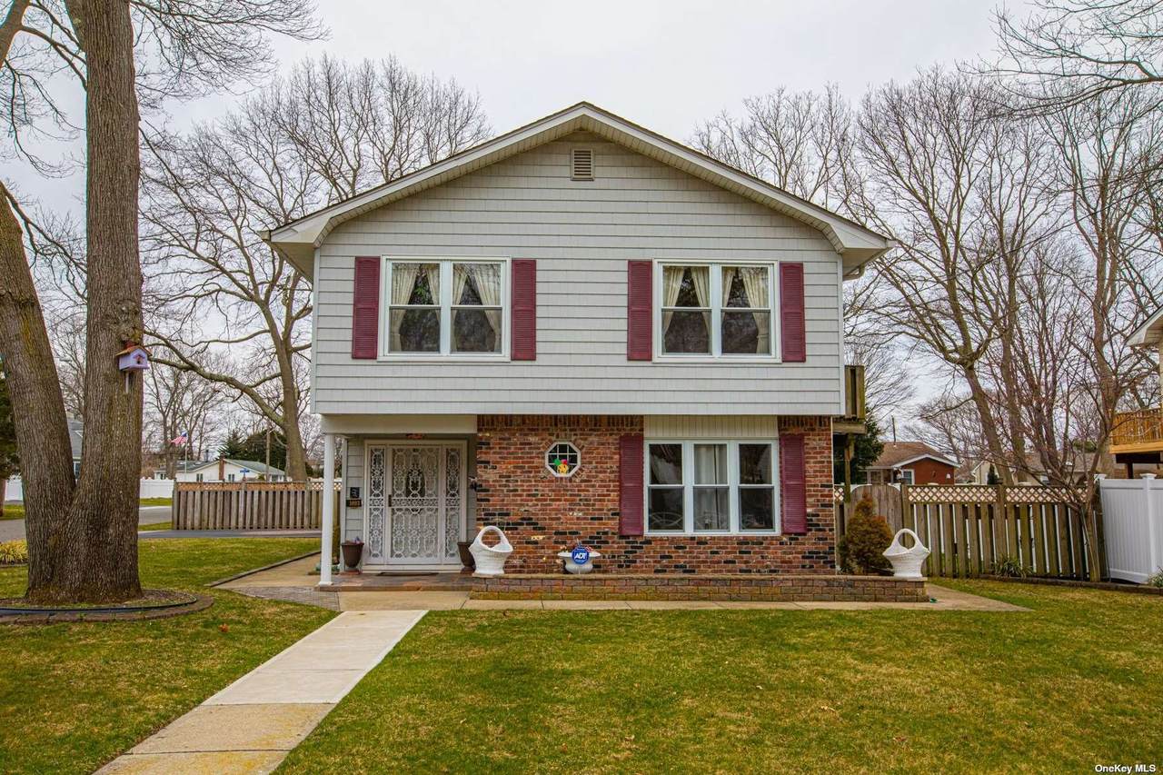 1093 Oak Neck Road - Photo 1
