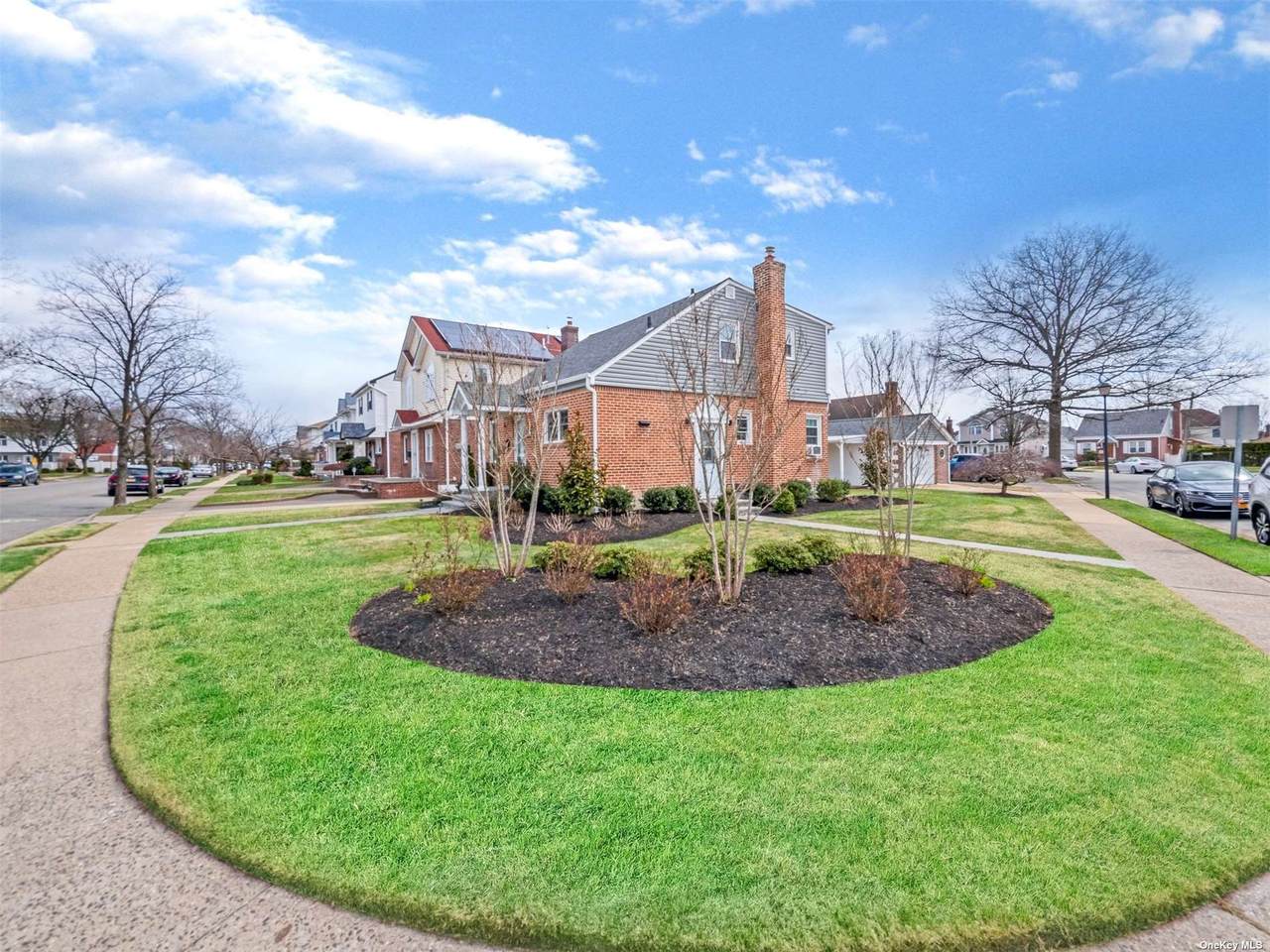 800 Bryant Avenue - Photo 1