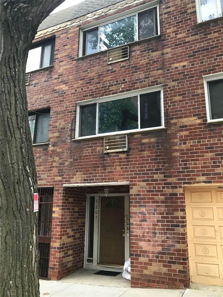52-07 Seabury Street - Photo 1
