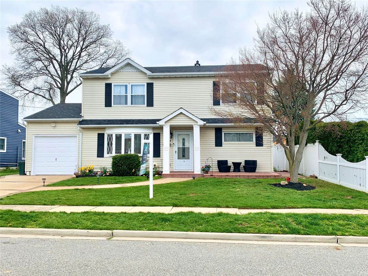 2389 Penatiquit Avenue - Photo 1