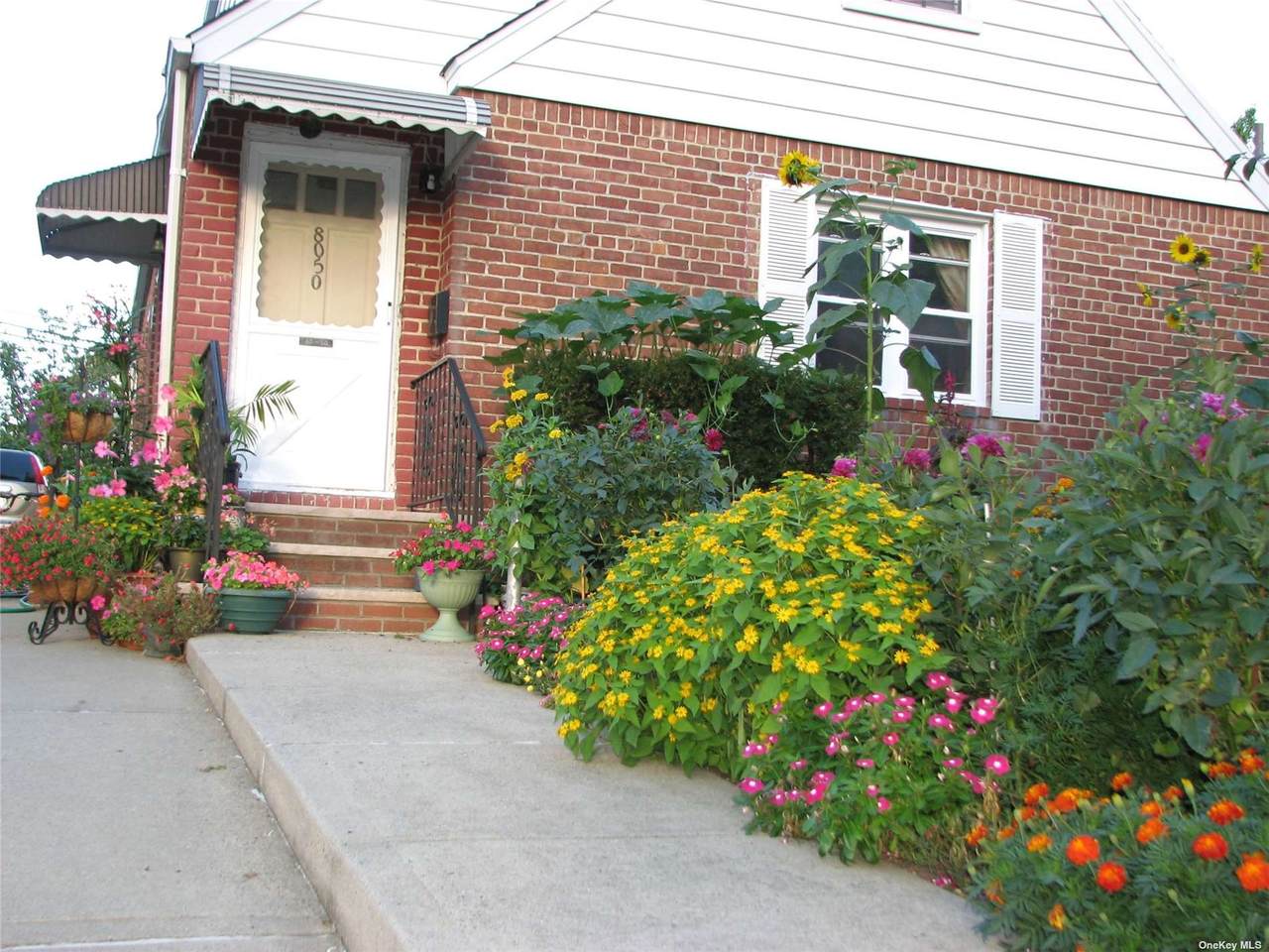80-50 252nd Street - Photo 1