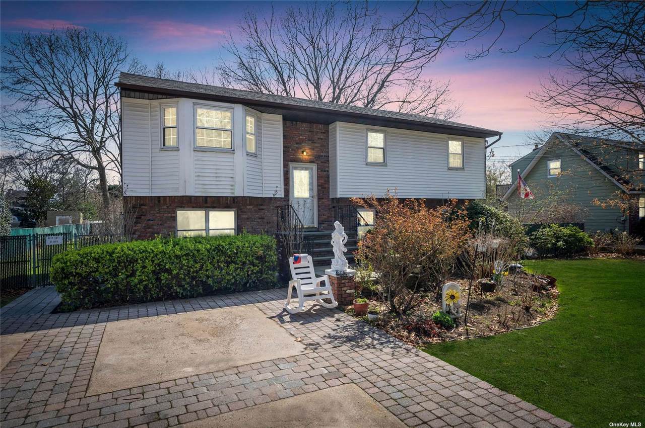 110 Hawthorne Avenue - Photo 1