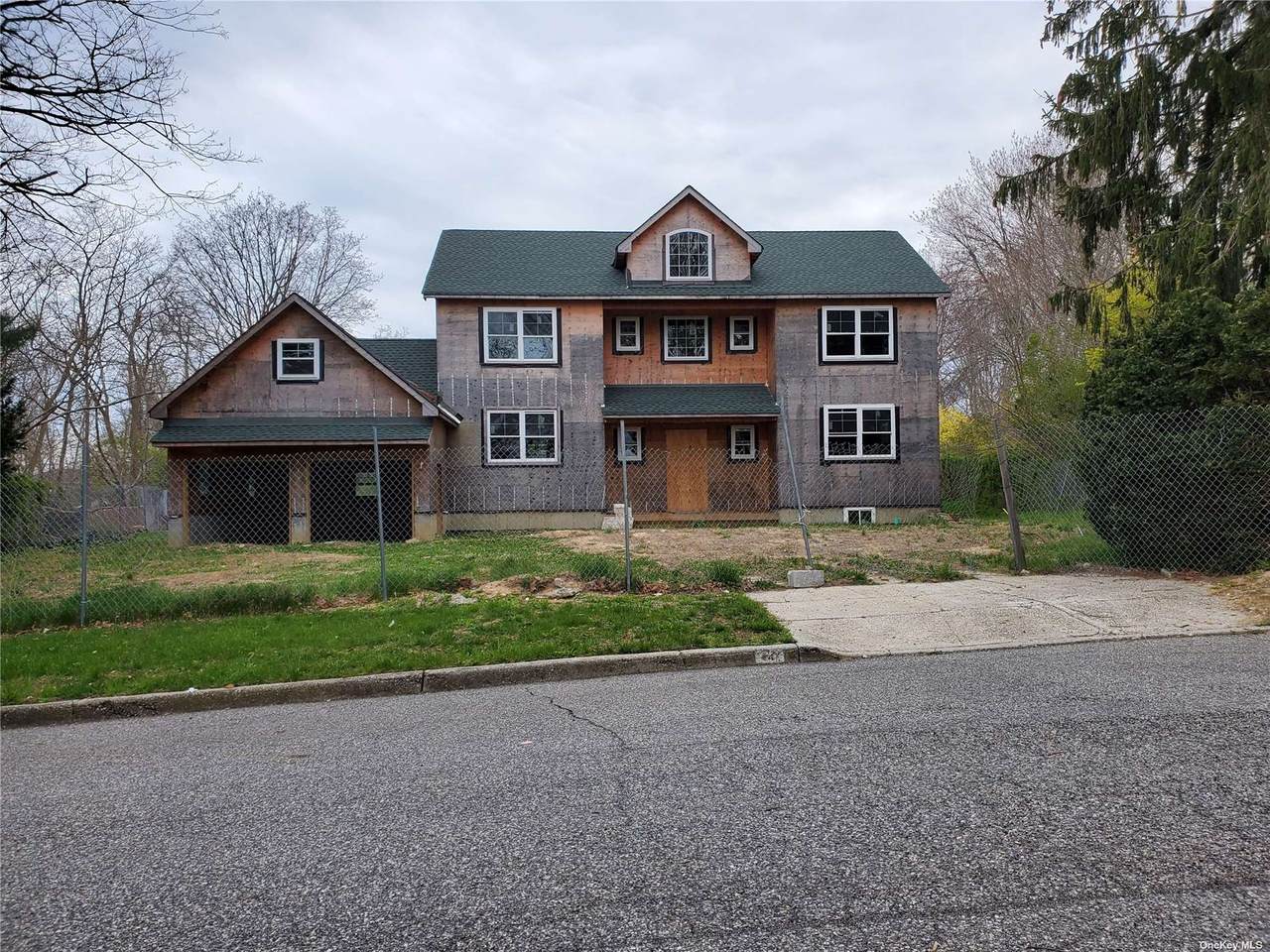 4 Hewlett Ln - Photo 1