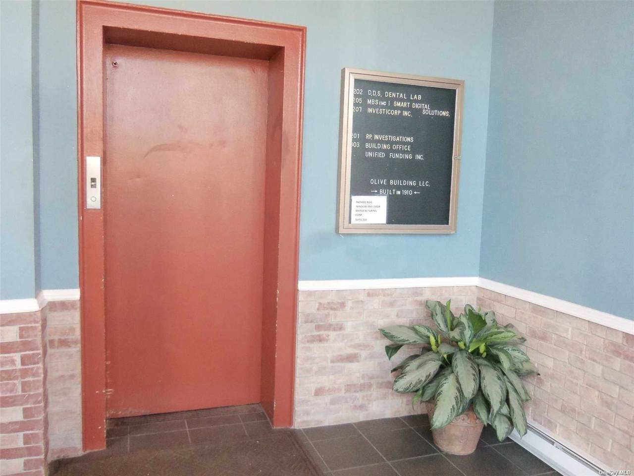 18 Sunrise Highway - Photo 1
