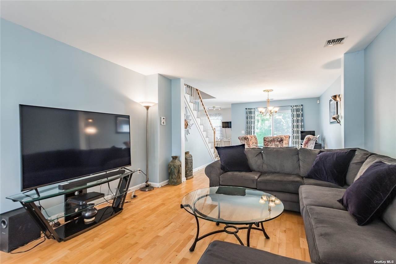 65 Biltmore Circle - Photo 1