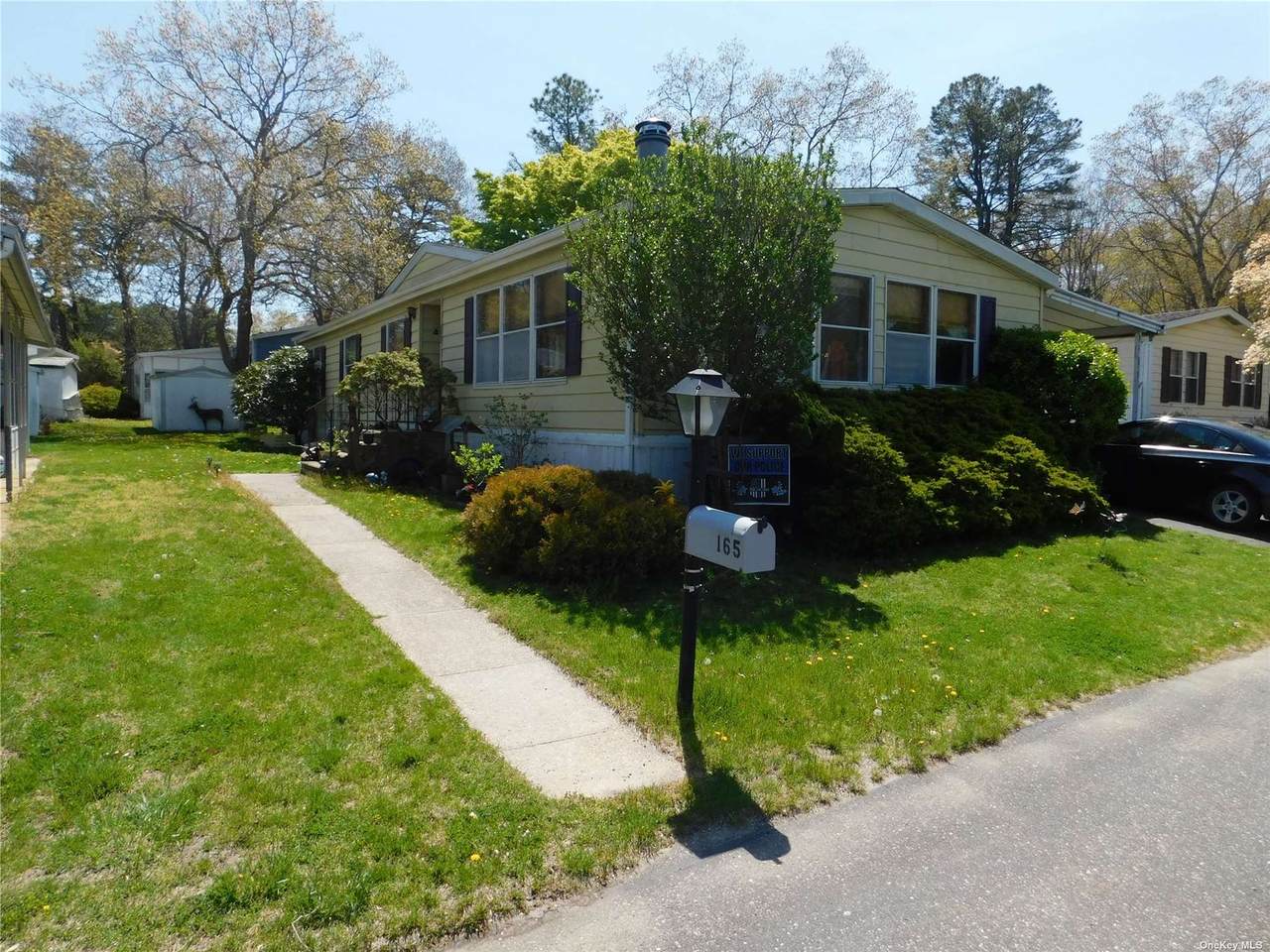525-165 Riverleigh Avenue - Photo 1