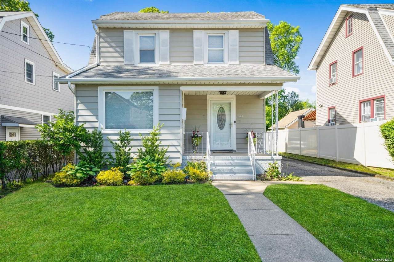 611 Baldwin Avenue - Photo 1