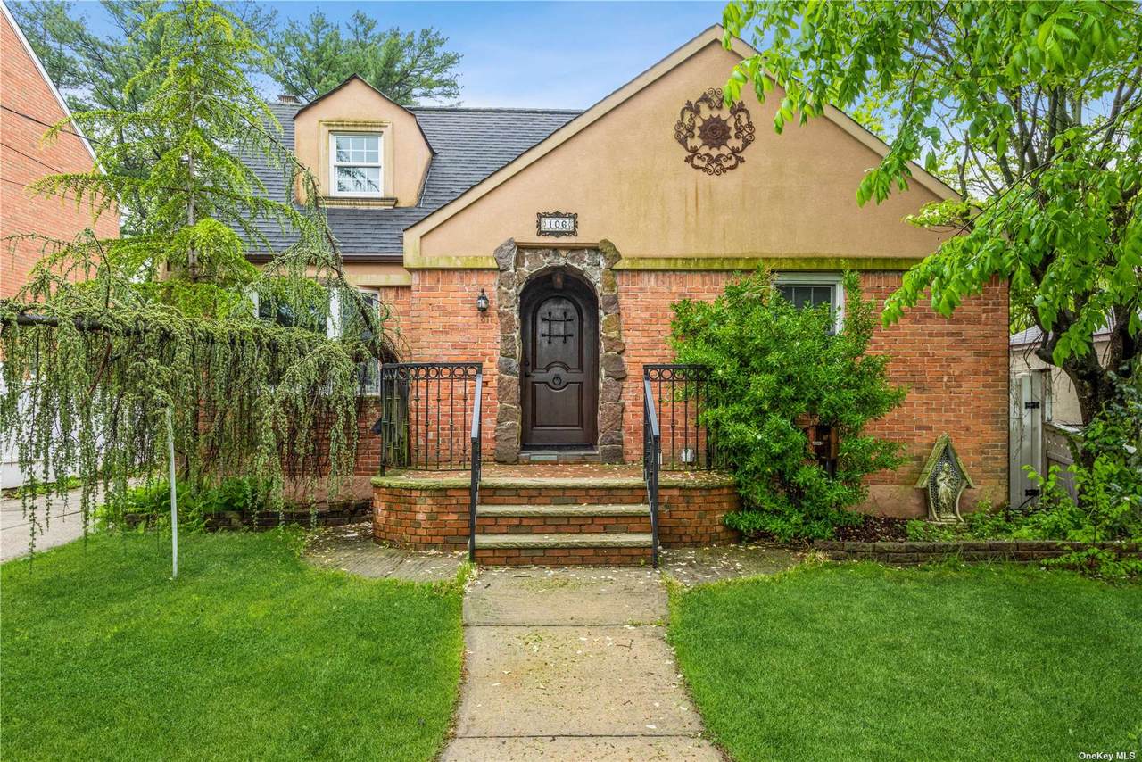 106 Strattford Road - Photo 1
