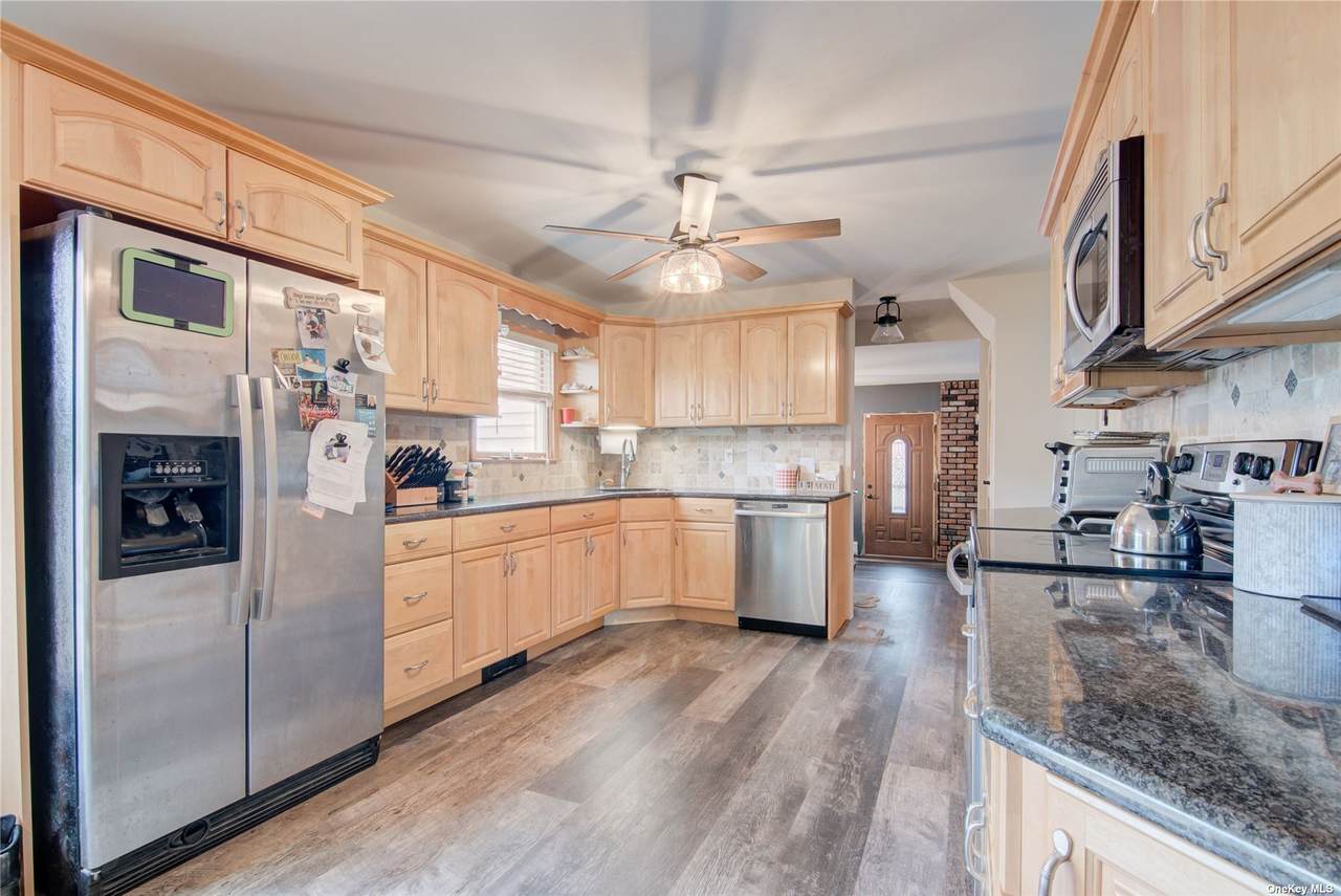 233 Marilynn Street - Photo 1