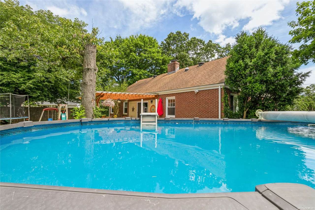 39 Colonial Street - Photo 1