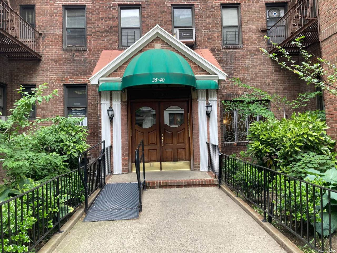 35-40 82 St - Photo 1