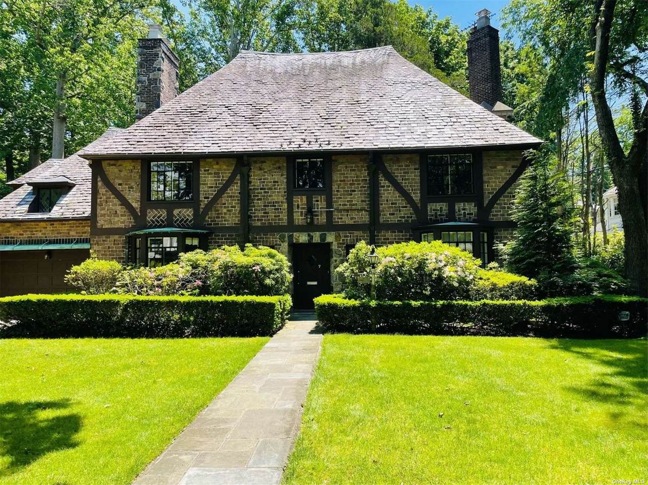 7 Somerset Drive - Photo 1