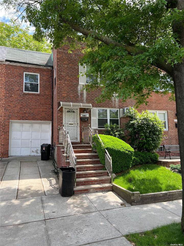 76-39 Vleigh Place - Photo 1