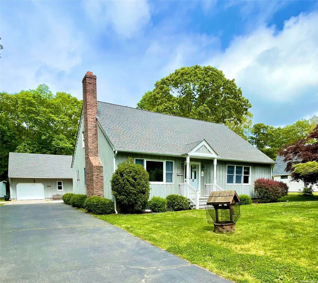 825 Oak Drive - Photo 1