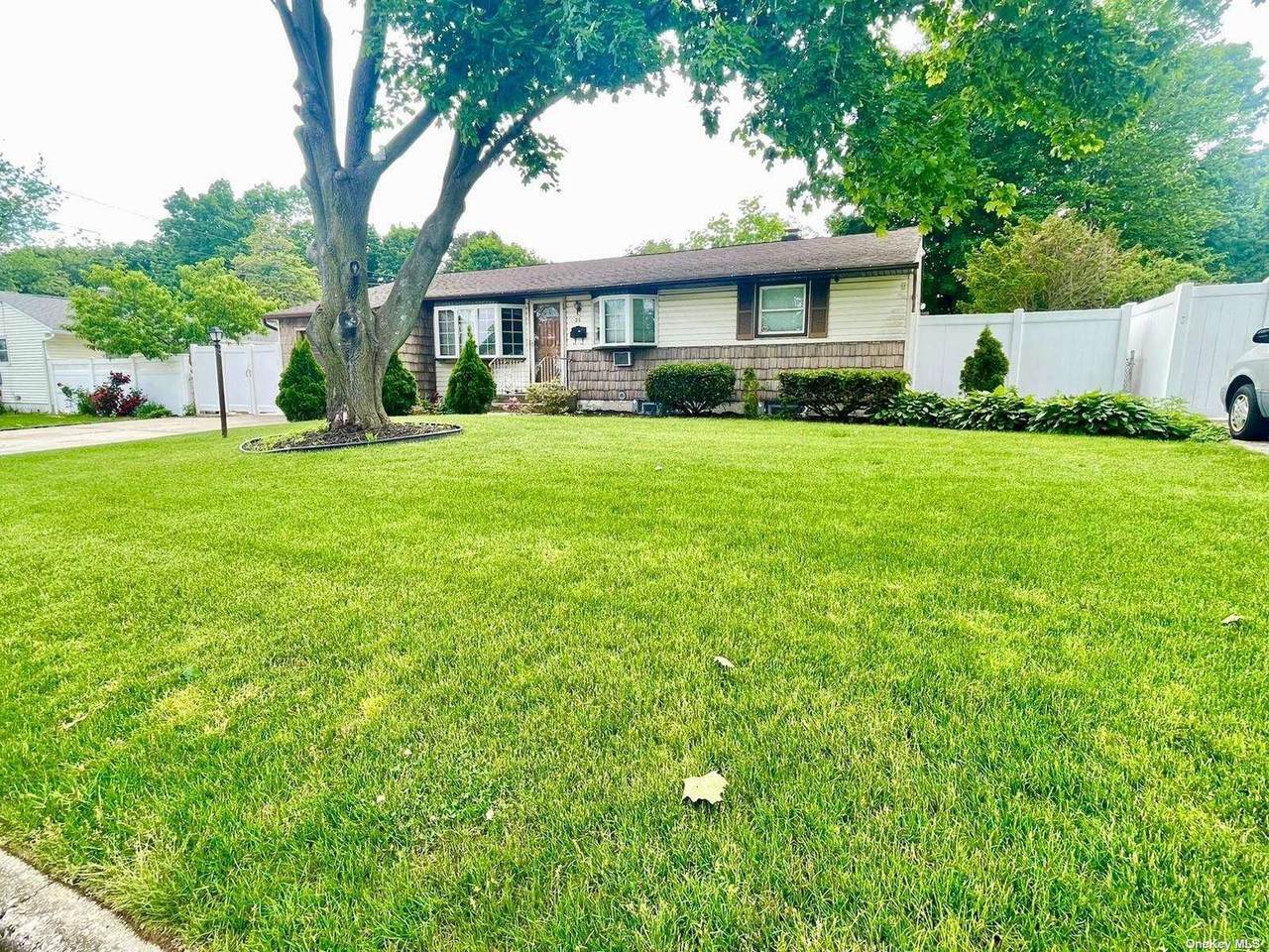 26 Yalta Drive - Photo 1
