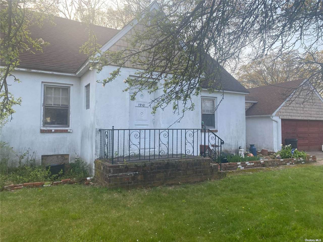 1310 Manor Lane - Photo 1