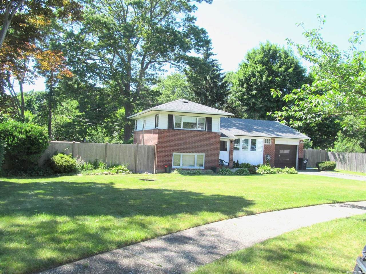 10 Oneida Lane - Photo 1