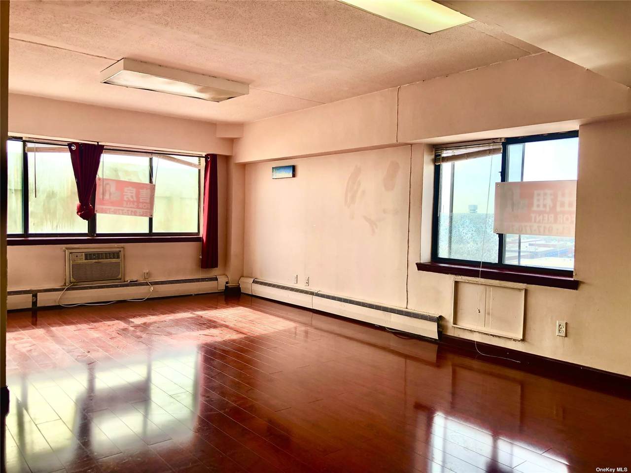 33-70 Prince Street - Photo 1