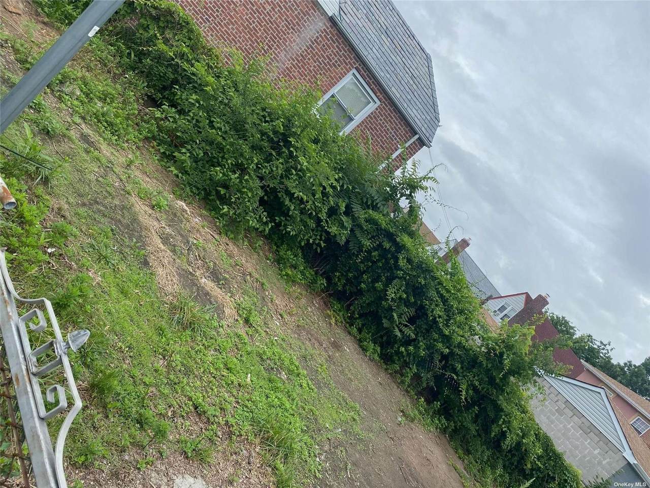 178-72 Crandall Avenue - Photo 1