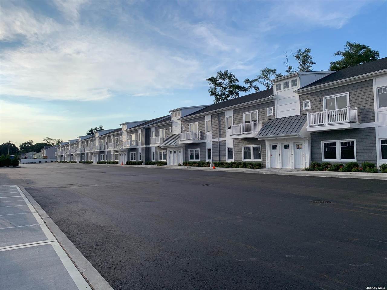 515 Jackson Avenue - Photo 1