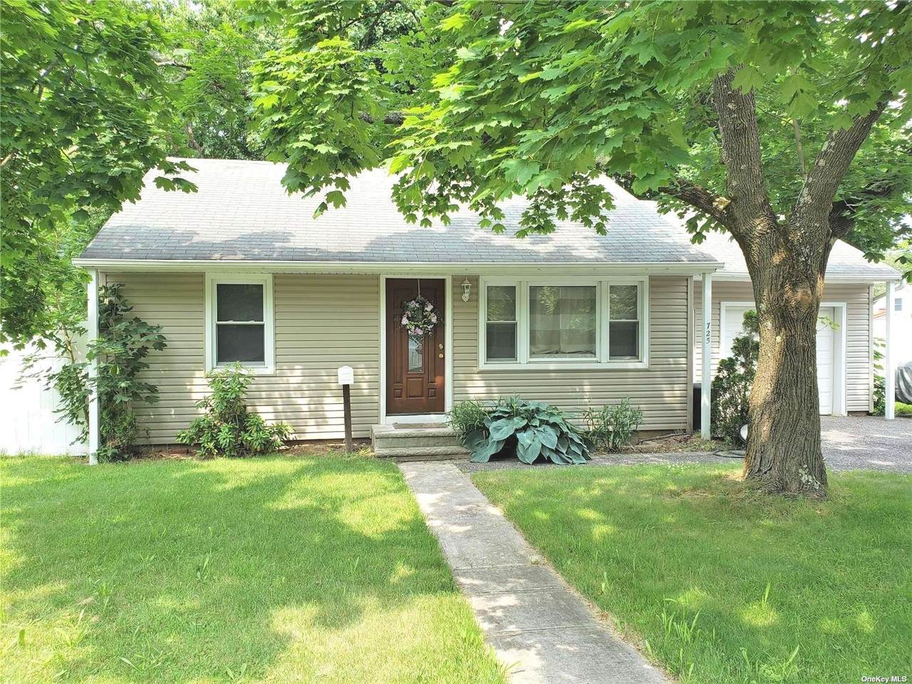 725 Montauk Highway - Photo 1