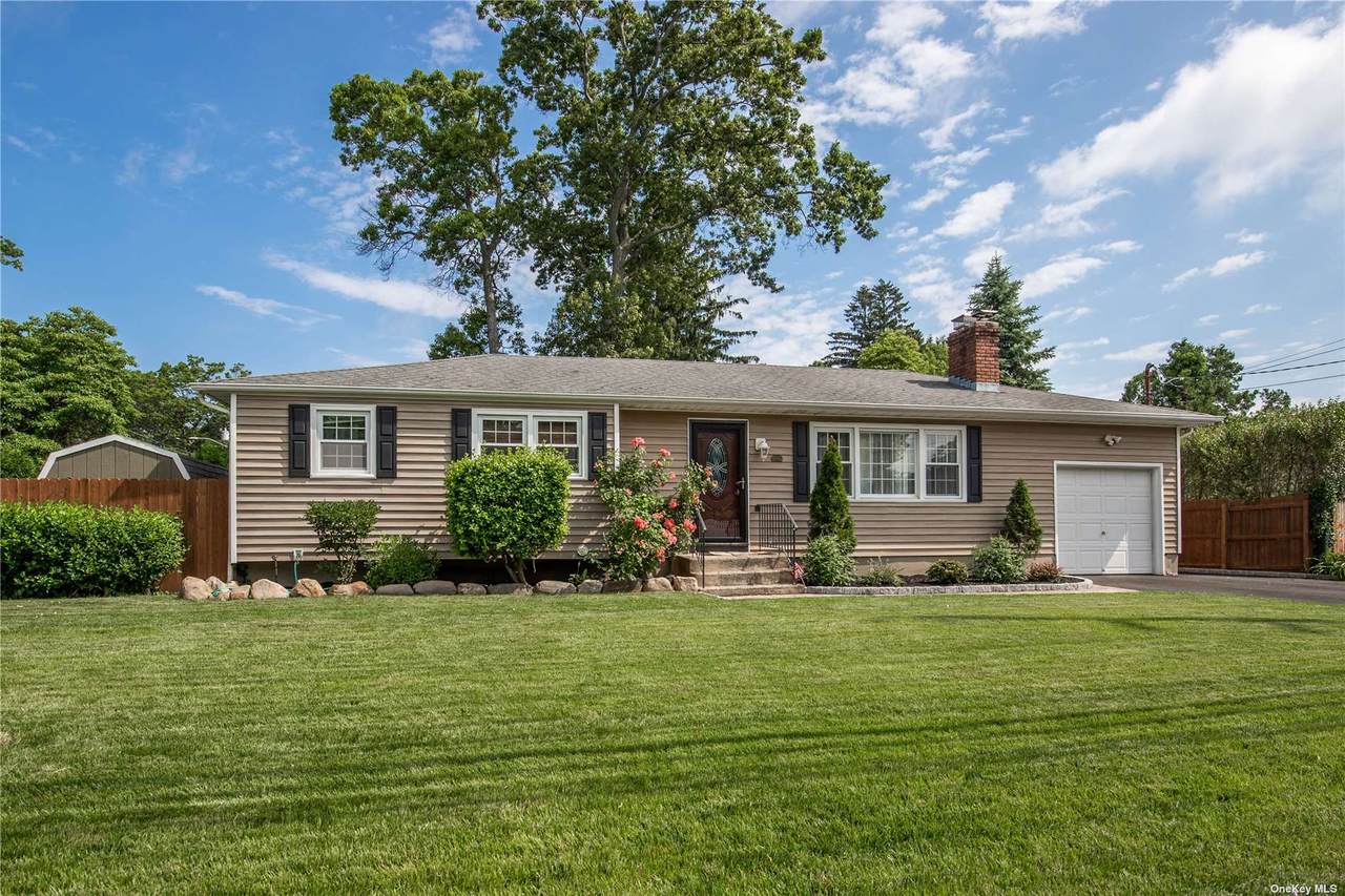 123 King Road - Photo 1