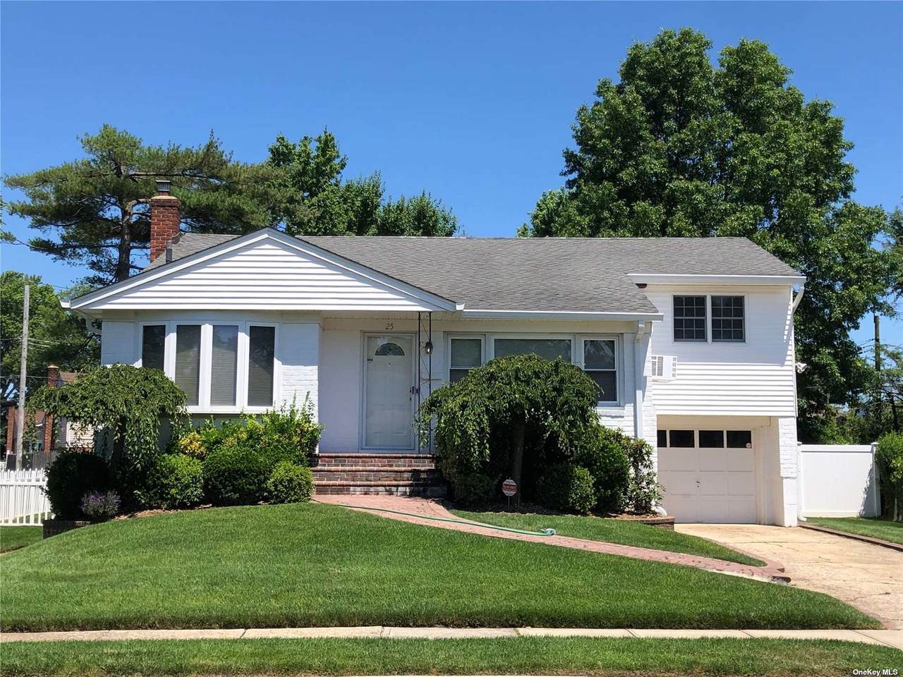 25 Bruce Lane - Photo 1