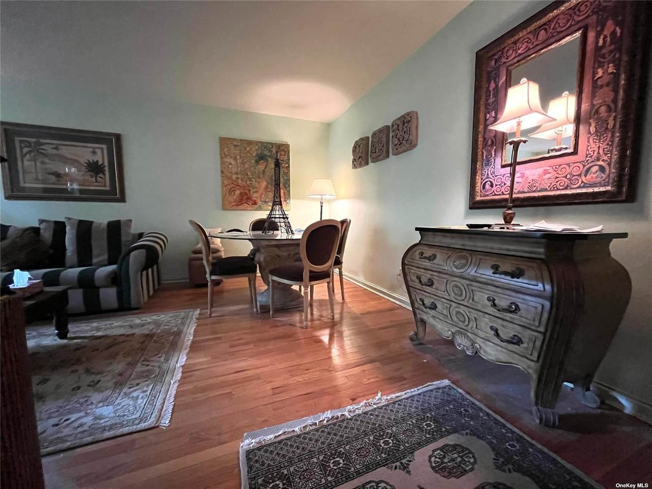112-20 72 Drive - Photo 1