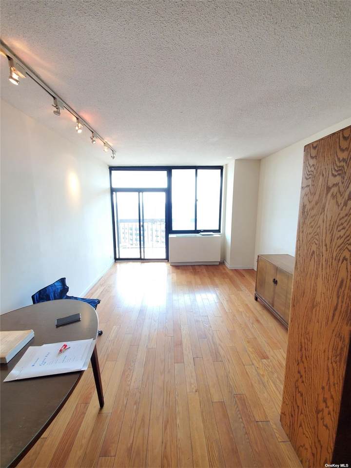 138-35 Elder Avenue - Photo 1