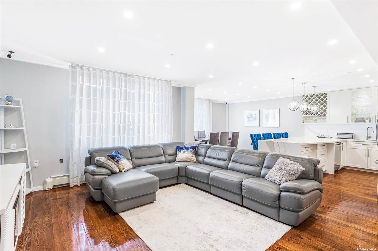 355 Kings Highway - Photo 1