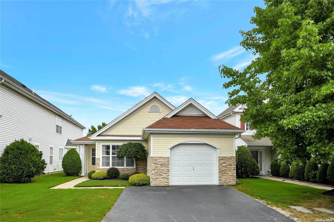 15 Ariel Drive - Photo 1