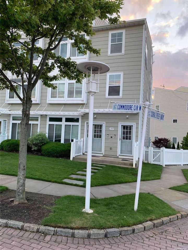 177 Commodore Circle - Photo 1