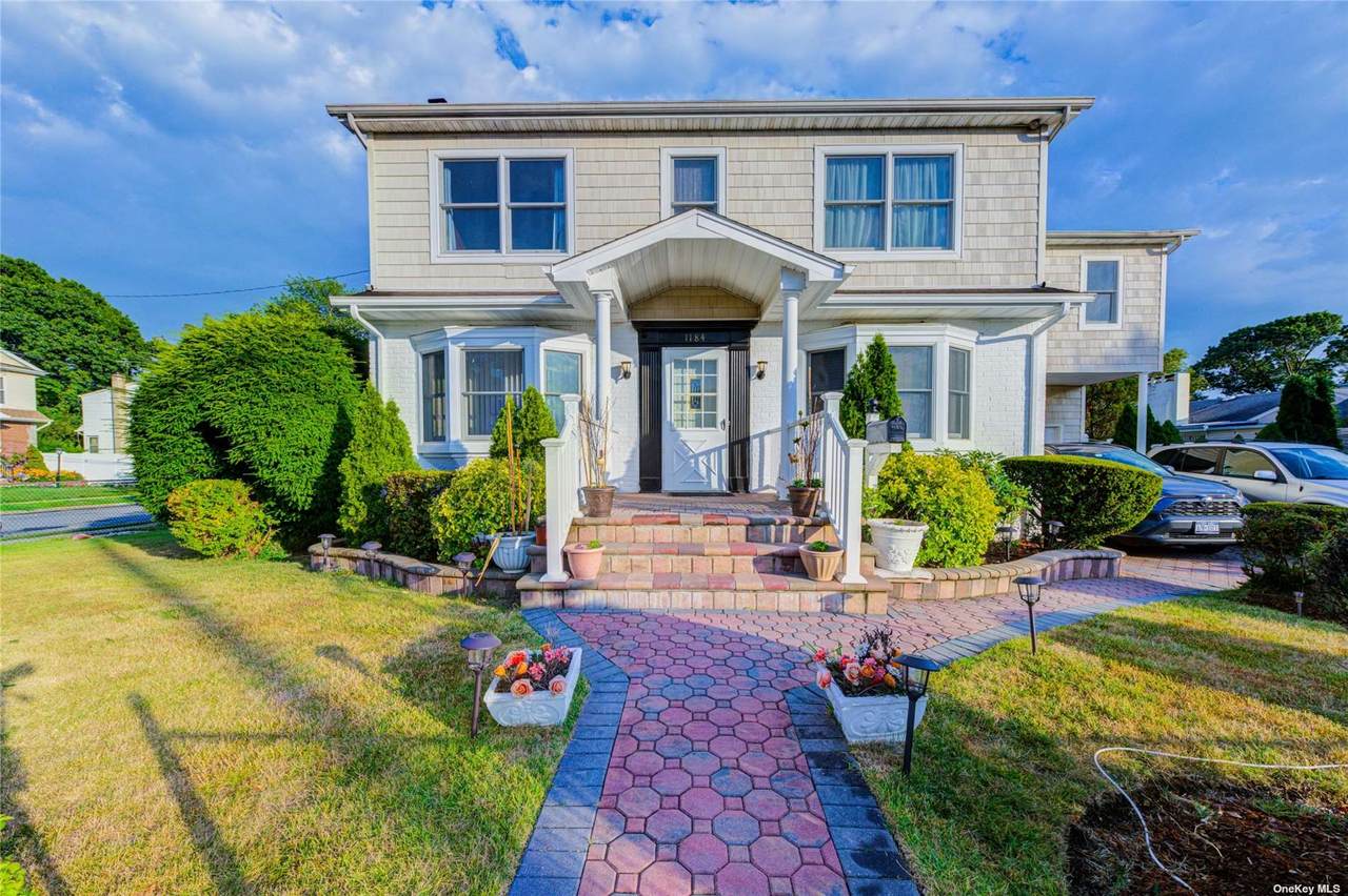 1184 Walnut Street - Photo 1