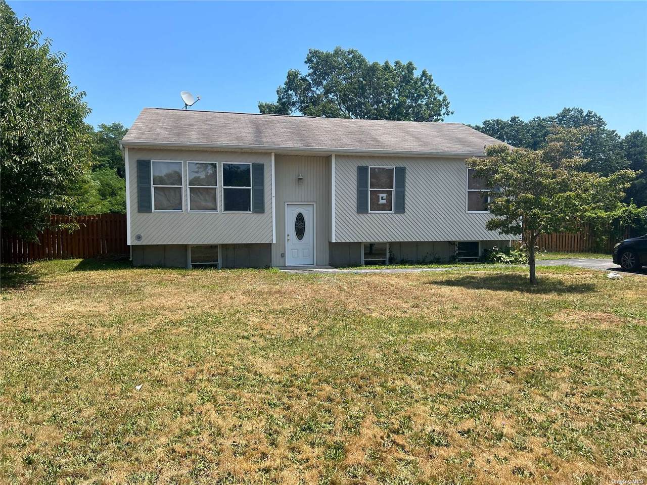 629 Dunton Avenue - Photo 1