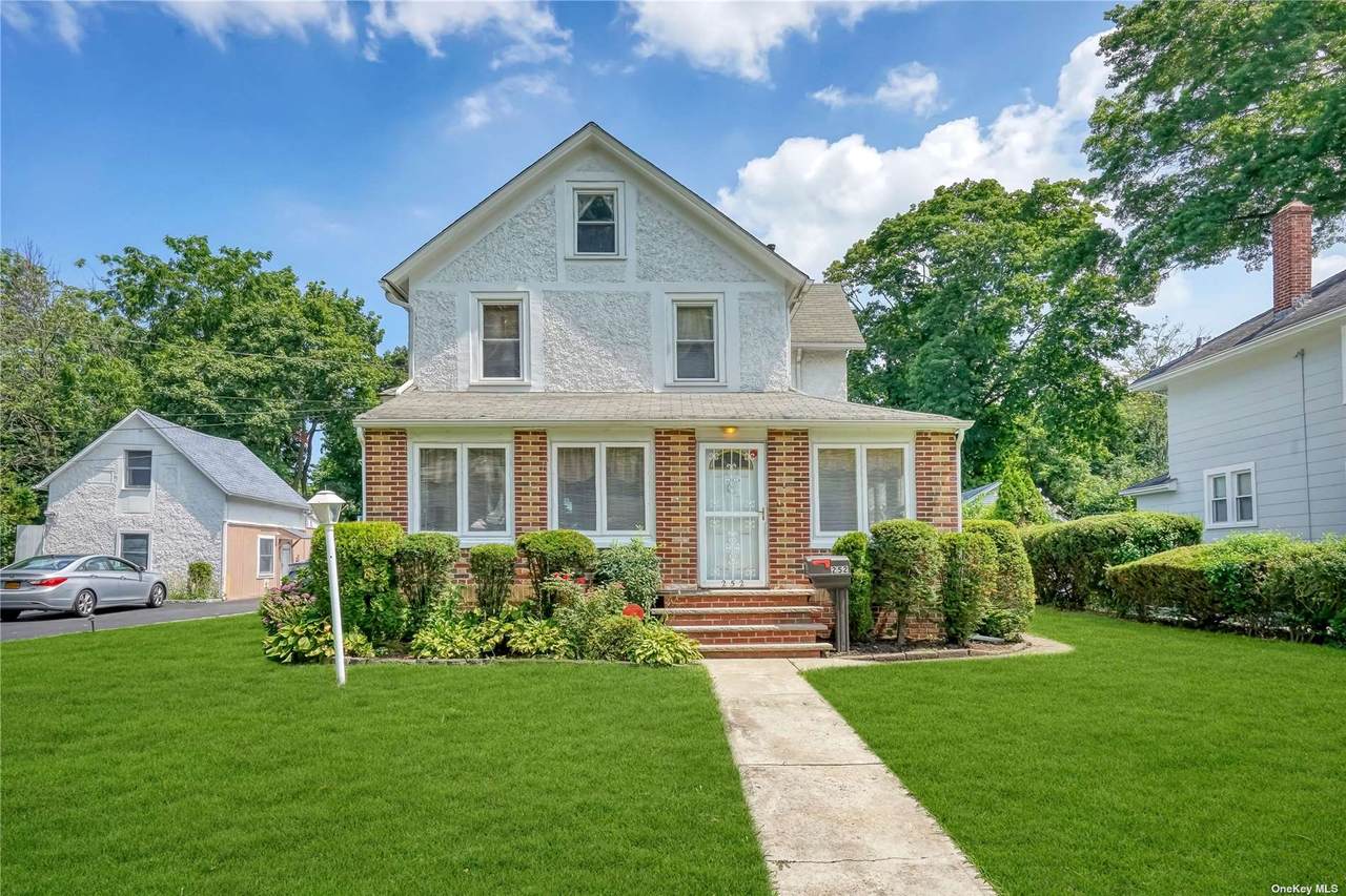 252 Nassau Road - Photo 1
