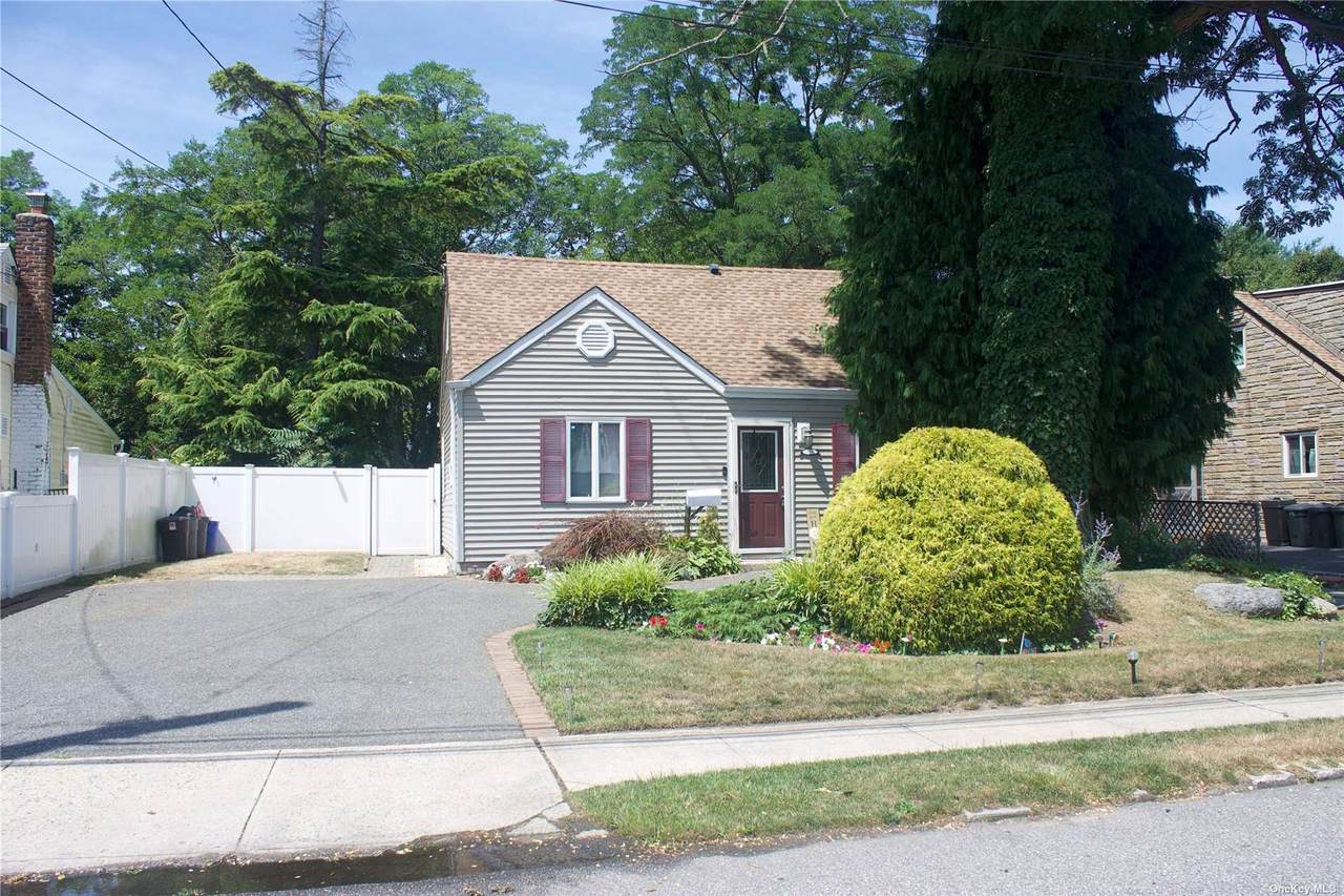 876 County Line Road - Photo 1