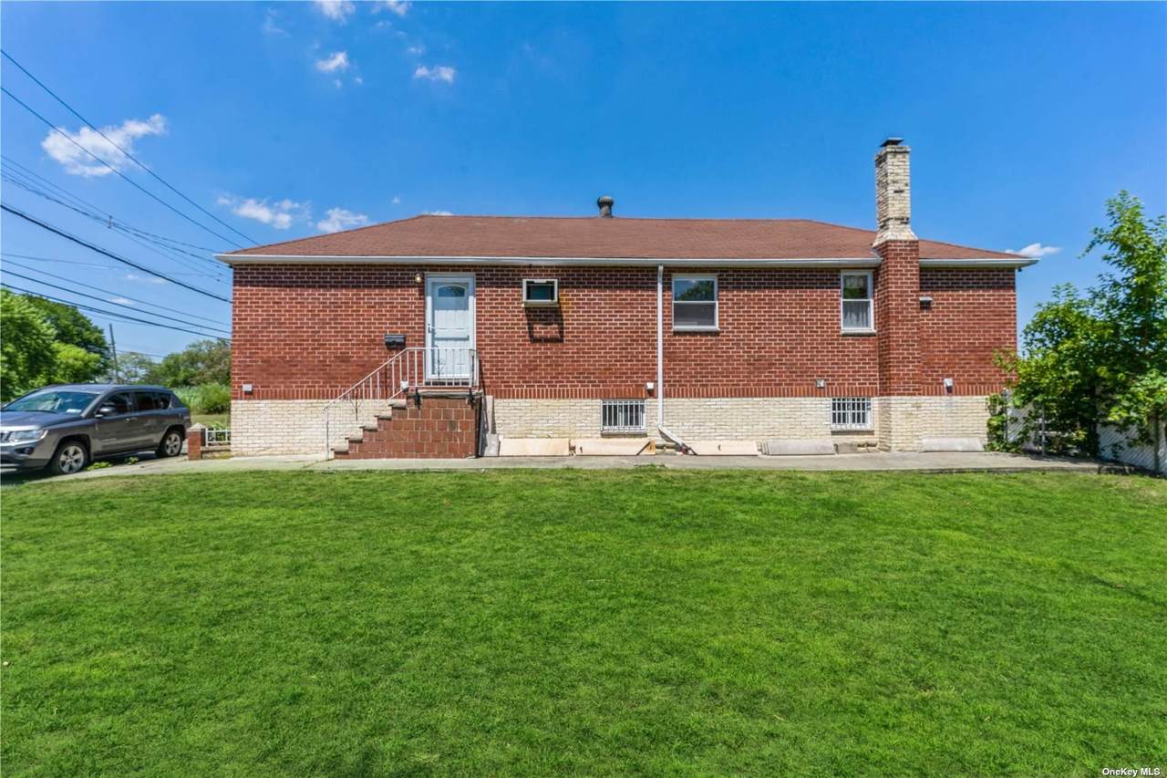 145 Foxbeach Avenue - Photo 1