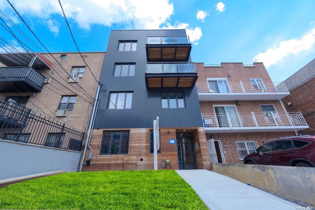 56-15 Van Cleef Street - Photo 1