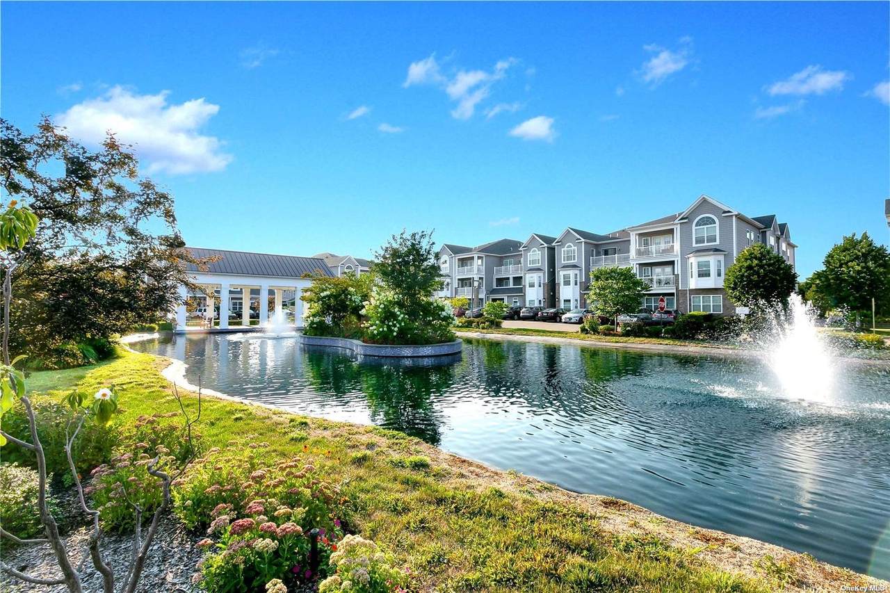 106 Clubhouse Circle - Photo 1